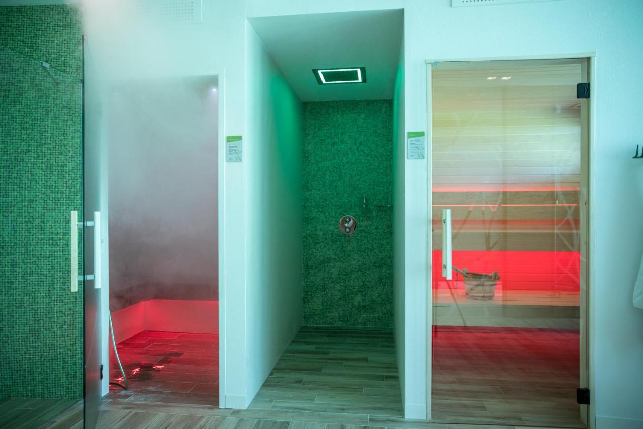 Energy Hotel Calceranica al Lago Bagian luar foto