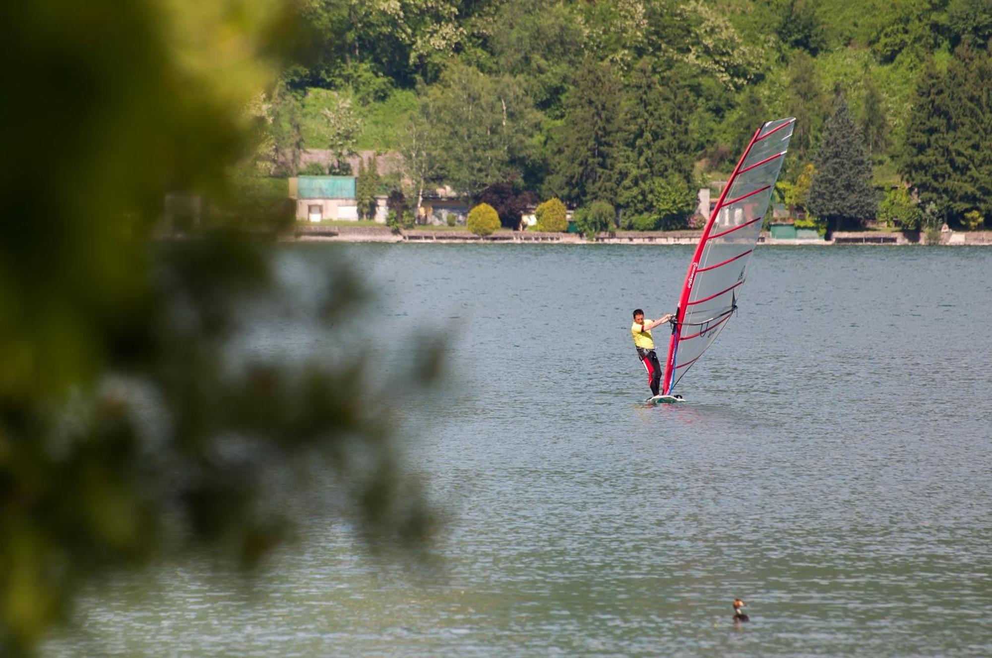 Energy Hotel Calceranica al Lago Bagian luar foto