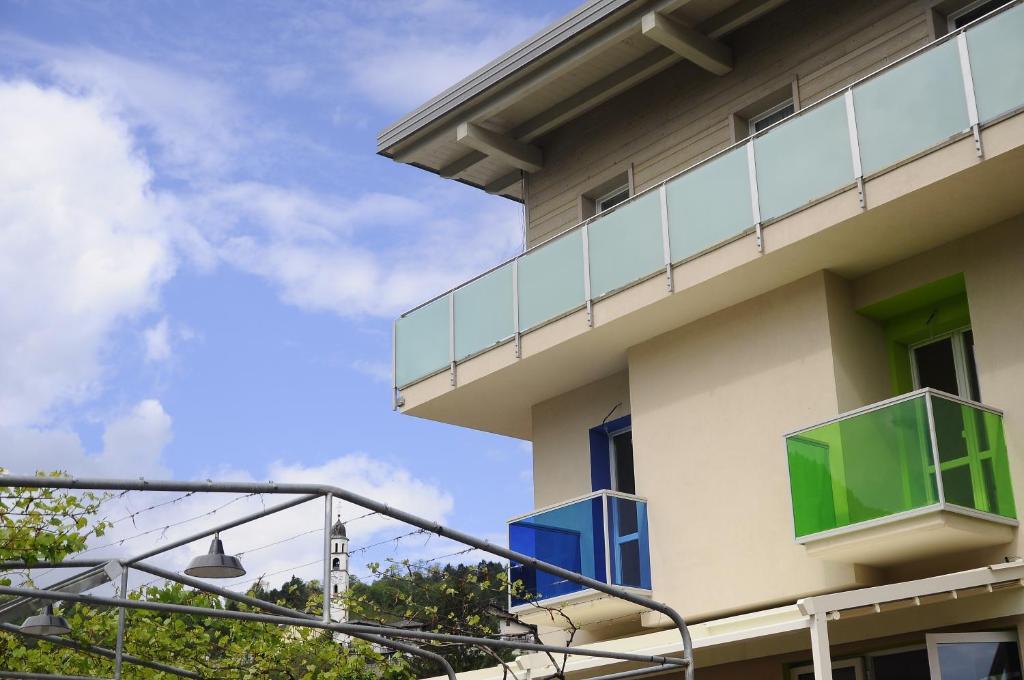 Energy Hotel Calceranica al Lago Bagian luar foto