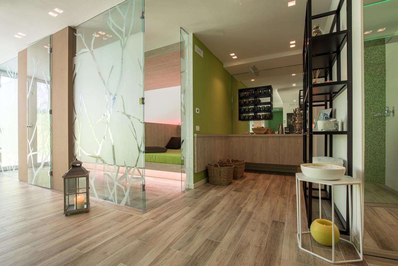 Energy Hotel Calceranica al Lago Bagian luar foto