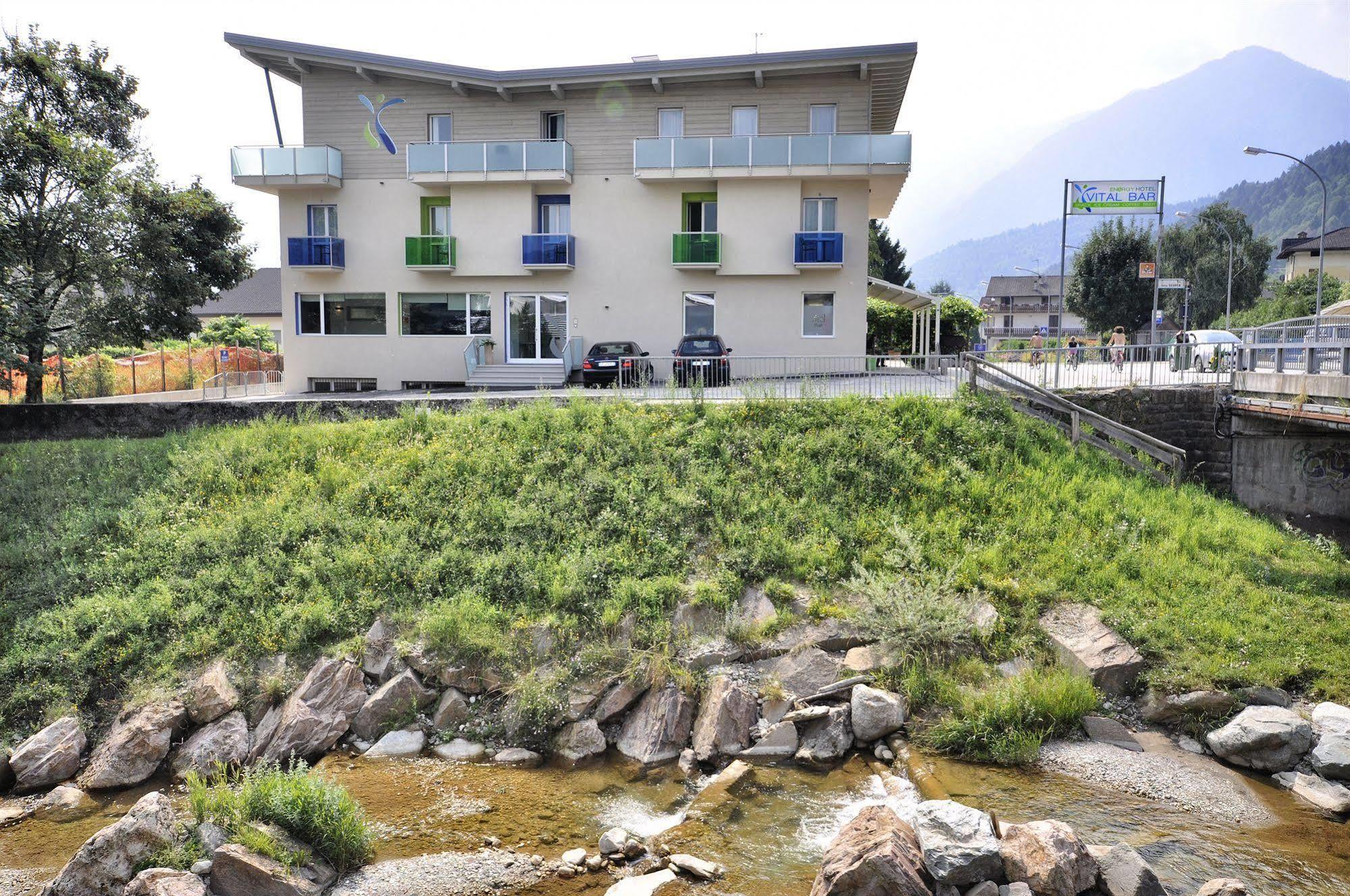 Energy Hotel Calceranica al Lago Bagian luar foto