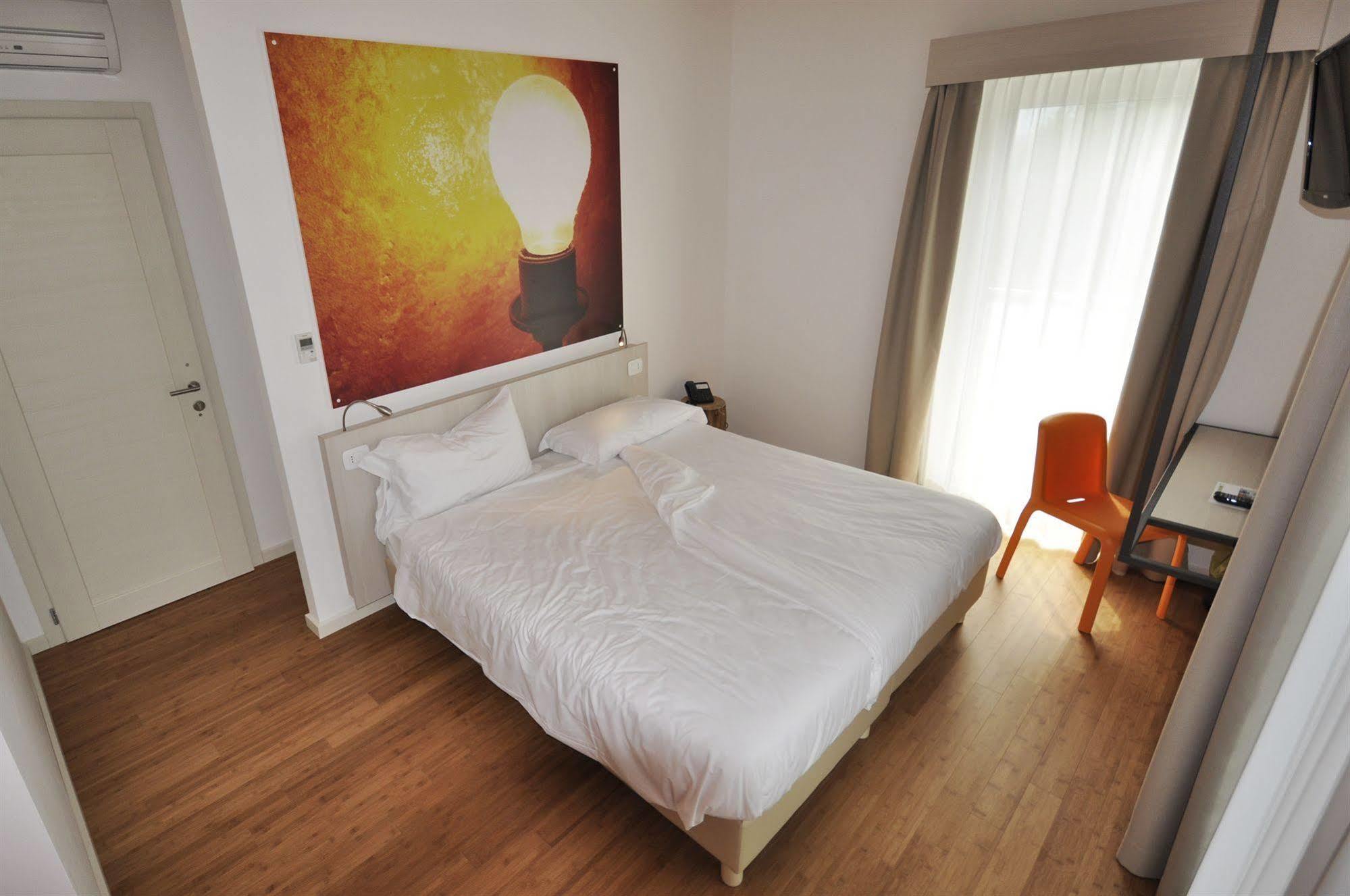 Energy Hotel Calceranica al Lago Bagian luar foto