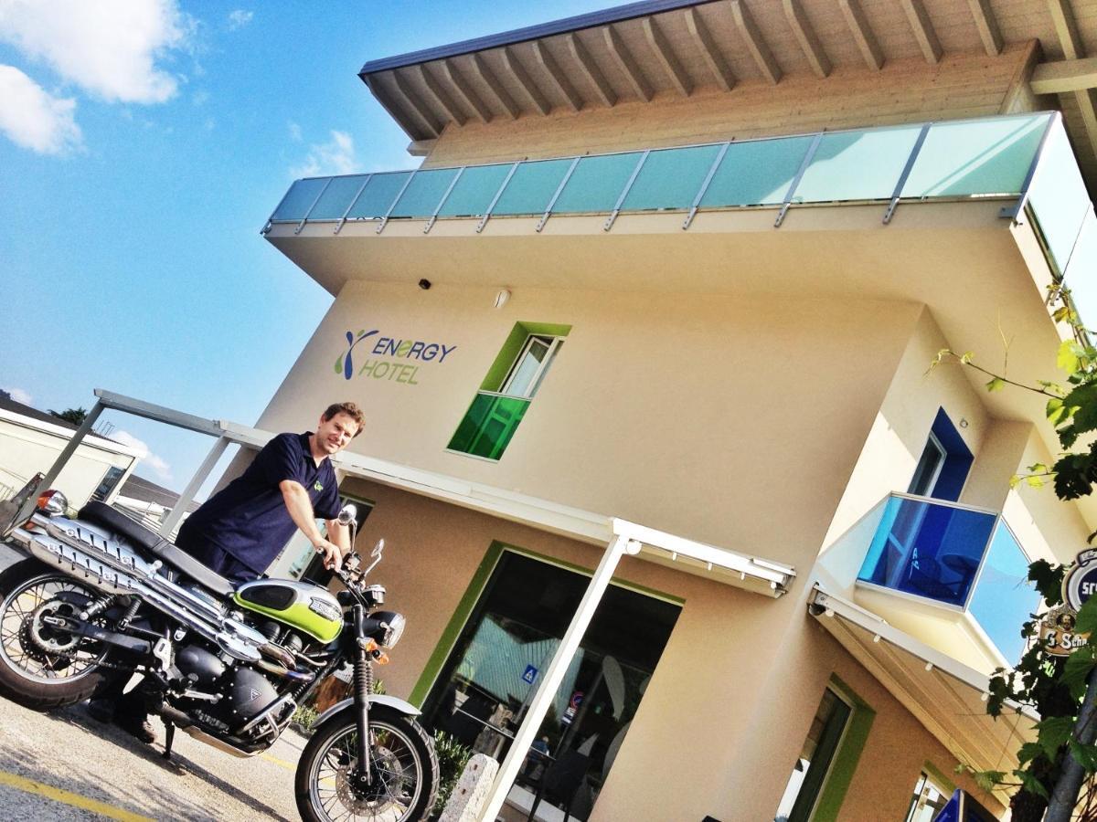 Energy Hotel Calceranica al Lago Bagian luar foto